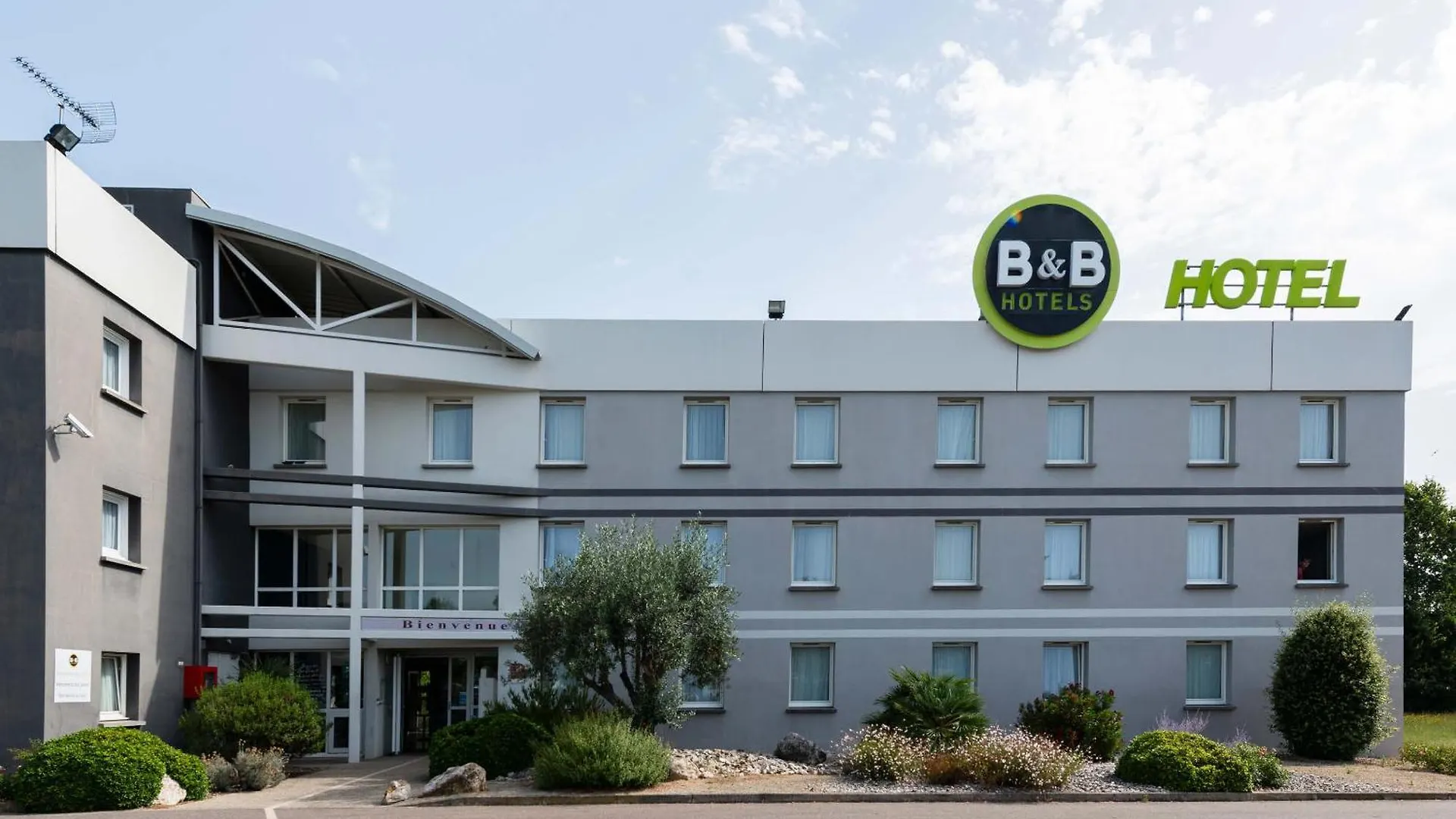 **  B&B Hotel مونْتوبا فرنسا